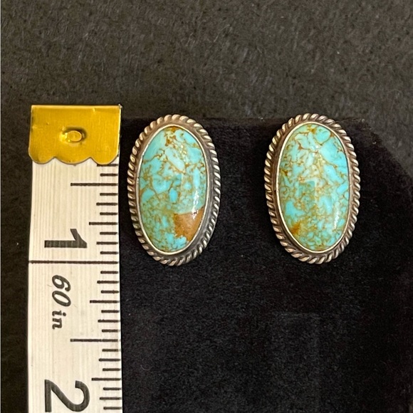 NATIVE AMERICAN KINGMAN TURQUOISE STUD EARRINGS - Picture 4 of 6